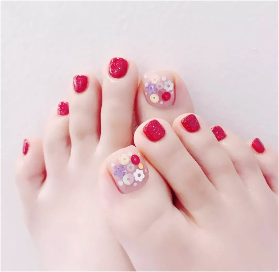 杨子美学教育今夏最流行的脚趾美甲谁做谁美